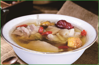 松茸鸡汤     规格：330g/份
                    食用方法： 自然解冻后， 加热
                    即可食用